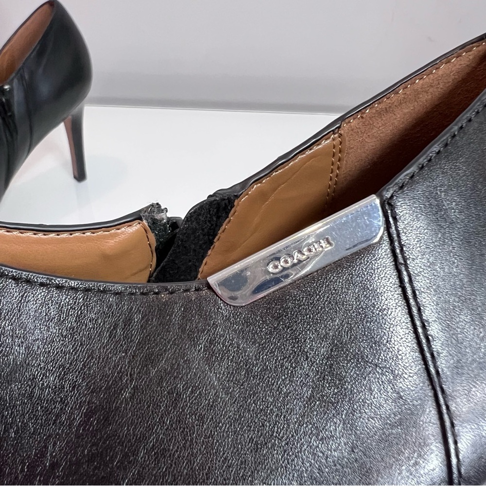Coach Seneca black leather heeled zip ankle booties size 9.5 - Picture 2 of 8